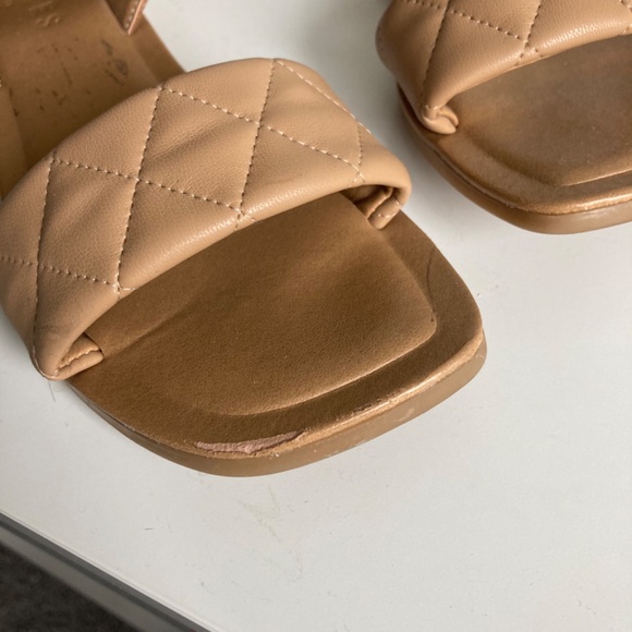 Sandals - Picture 2 of 4